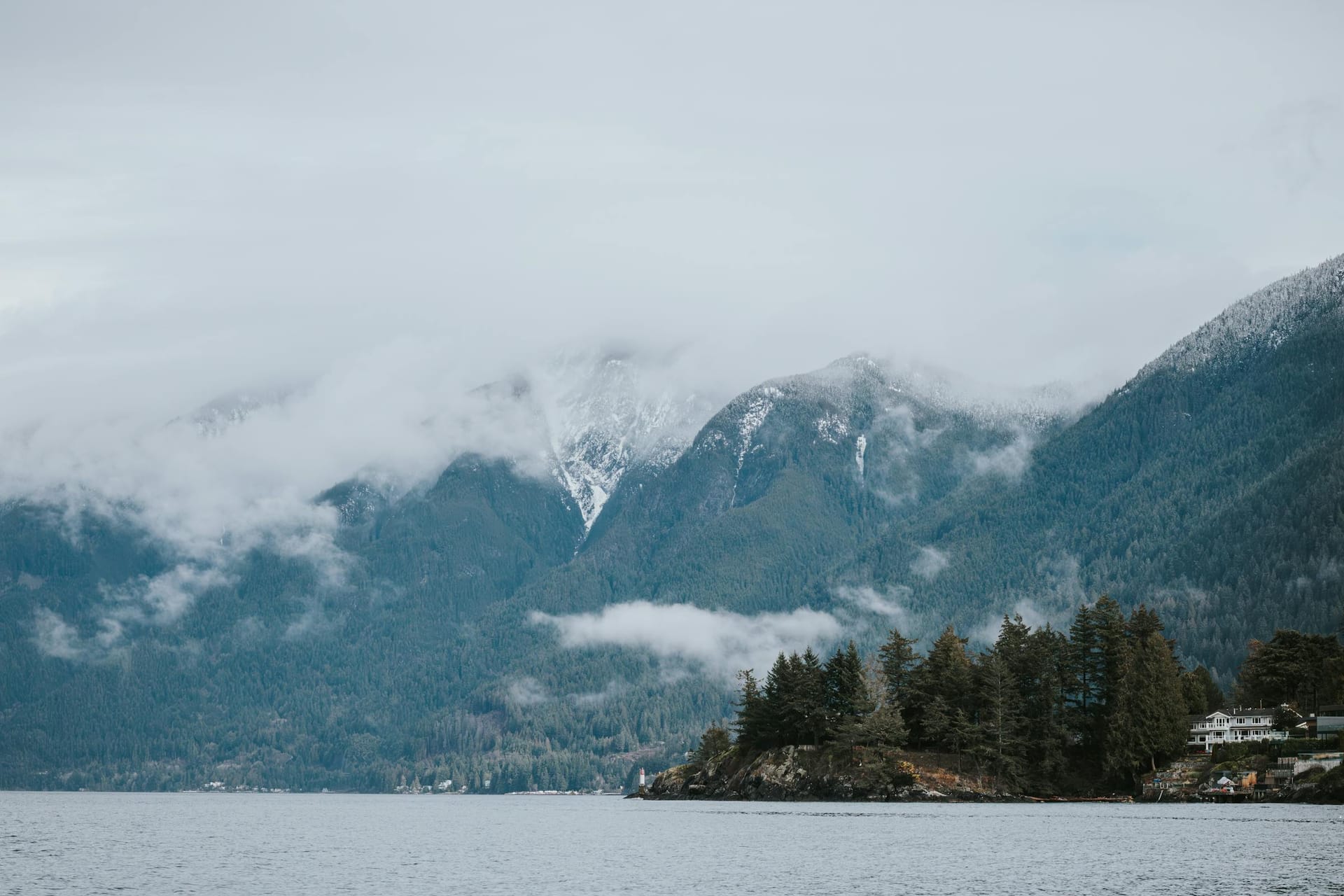 Atmospheric photo representing the Kitsilano area.